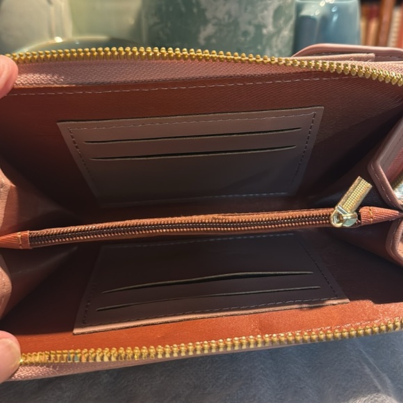 NWOT Forever Lovely Crossbody Wallet - Dusty Rose Pink - Picture 3 of 5